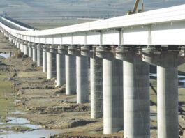 Le viaduc géant de Laâyoune prend forme sur Oued Sakia El Hamra