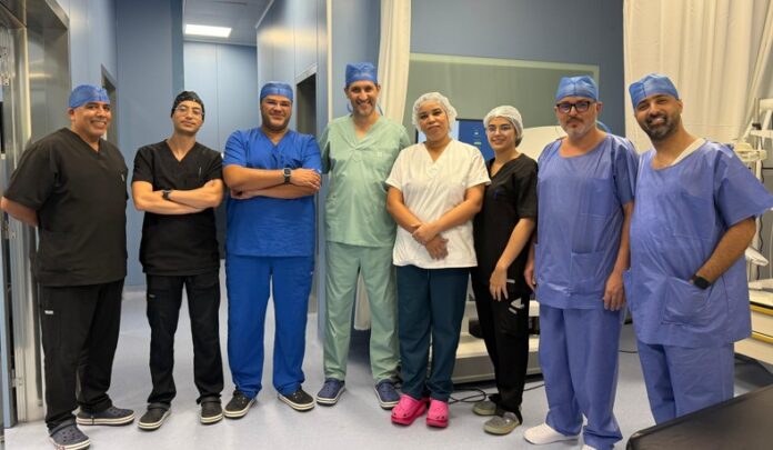 Première pose robotique de sphincter artificiel au Maroc