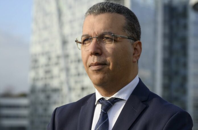 Le Roi nomme Tarik Senhaji à la tête de l’AMMC