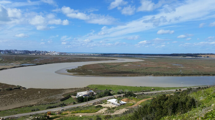 Ksar El Kébir en alerte maximale face à la montée des eaux de l'oued Loukkos