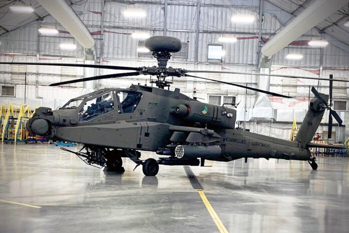 Le Maroc reçoit sept nouveaux Apache AH-64E à Tan-Tan