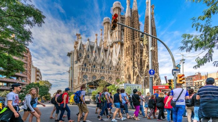 Tourisme : ce que révèle l'essor des vacances des Marocains en Espagne